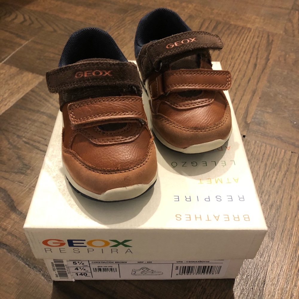 Geox shaax boys shoe